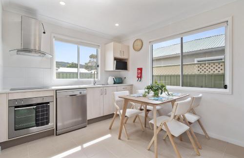 Ettalong Beach House | Cute Coastal 2-Bedroom Getaway