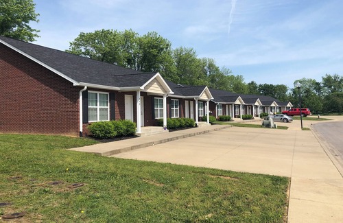 Elizabethtown Apartment | Cute comfortable, Pet, friendly,1-bedroom apartment in lovely Elizabethtown AC