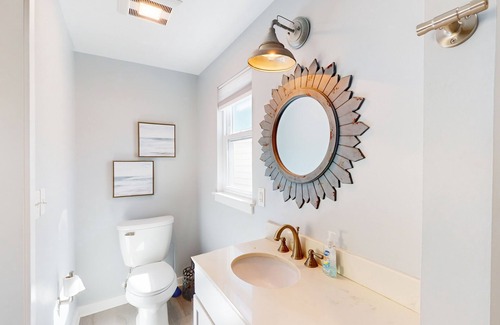 Ocean City Cottage | Cute cottage near the boardwalk & bay with patio, outdoor shower, & kitchenette