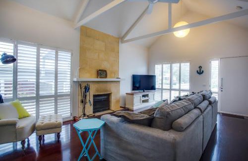 Rye House | Cute Cottage on Cain - beach at end of street