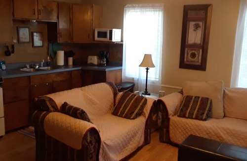 Dauphin Island Cottage | Cute Cottage, Pet Friendly- near public beach