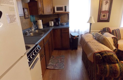 Dauphin Island Cottage | Cute Cottage, Pet Friendly- near public beach