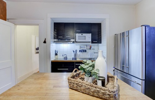 Memphis Cottage | Cute Cottage, Walk to Overton Park & Memphis Zoo