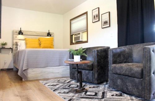 Rapid City House | Cute Creek-Side Cabin Nestled by Mount Rushmore in Rapid City