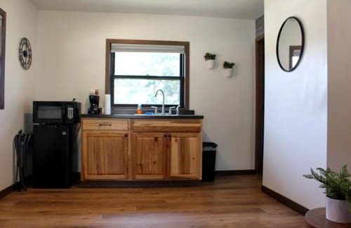 Rapid City House | Cute Creek-Side Cabin Nestled by Mount Rushmore in Rapid City