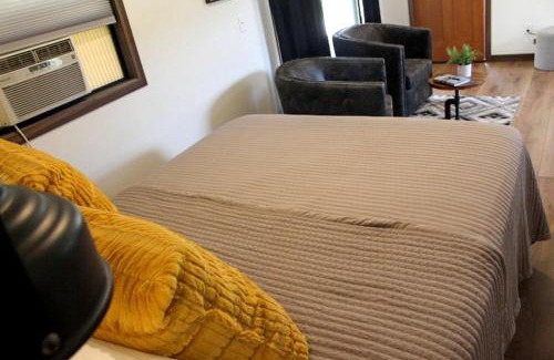 Rapid City House | Cute Creek-Side Cabin Nestled by Mount Rushmore in Rapid City