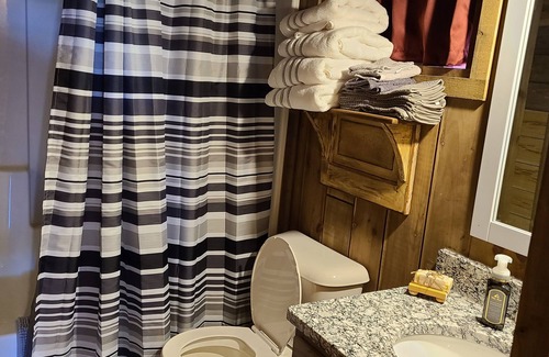 Horton Cabin | Cute Family Cabin at Lakeview by Sue
