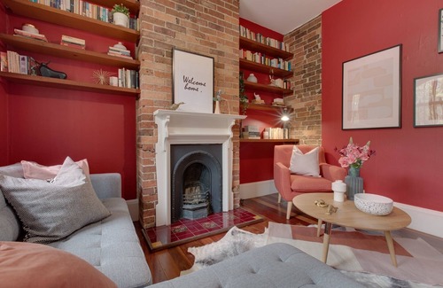 Rozelle House | Cute Heritage Home with Balcony close to the City