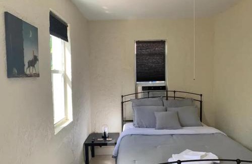 West Little Havana House | Cute Private Room, near the Airport - Free parking - 02