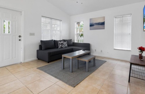 Old Northwood Historic District Villa | Cute Villa 1