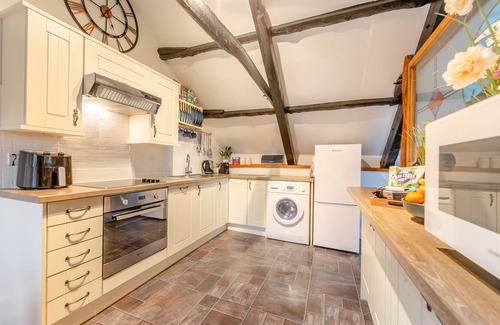 Llandyssiliogogo House | Cwmbach - Two Bedroom House, Sleeps 4