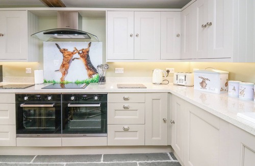 Builth Wells Cottage | CWMFADOG, family friendly, with open fire in Beulah