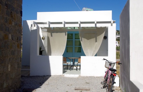 Skala Apartment | Cycladic House: confidentiality located 10 minutes walk from the center