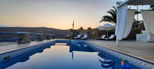 Kithnos House | Cycladic House KRIOS with a Pool and 2min from the beach