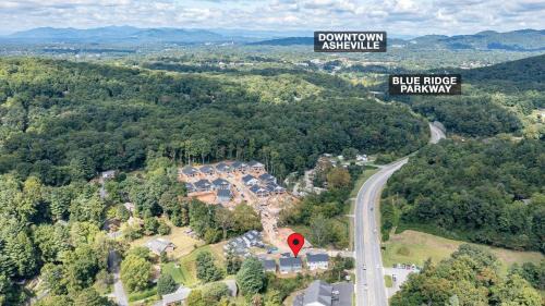 Asheville House | Cypress Willow Buyout by AvantStay 2 Home Buyout Sleeps 16