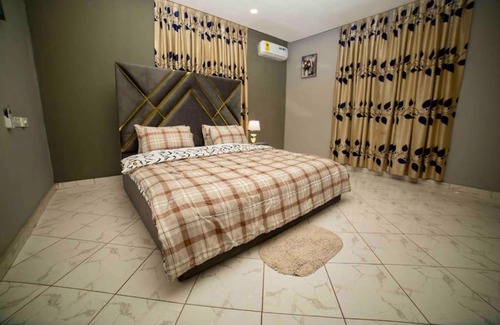 Accra Apartment | CZECH HOUSE , entire 3 bedroom, Amasaman - Accra