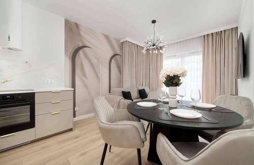 Wroclaw City Center Apartment | Czysta 4 Wrocław | Stylish, Beige Apartment | Balcony | Parking