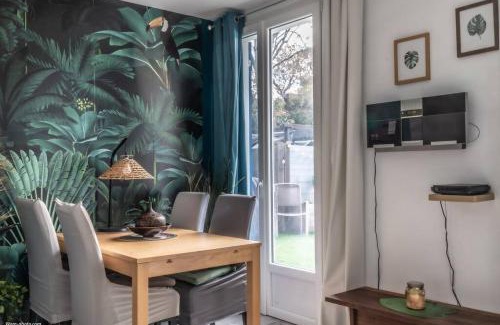 Andernos-les-Bains Apartment | Détente Piscine au Bassin d'Arcachon