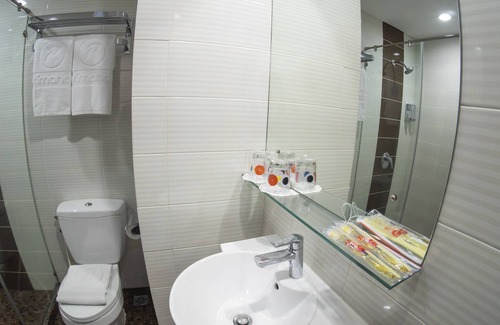 Old Jakarta Hotel | d'primahotel WTC Mangga Dua