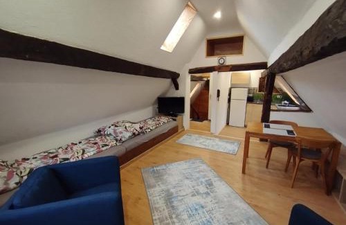 Alsfeld Apartment | Dachgeschosswohnung in der Altstadt inklusive PKW-Parkplatz