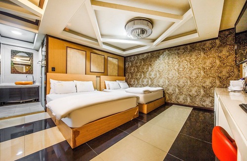 Seongnae-dong Hotel | Daegu Dongseongno Savoy Hotel