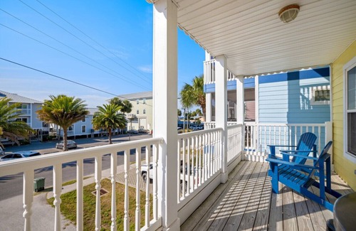 Cedar Key Condo | Daisy House: Downtown Cedar Key. Walk to everything!