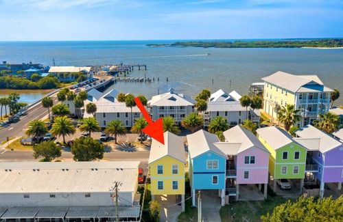 Cedar Key Condo | Daisy House: Downtown Cedar Key. Walk to everything!