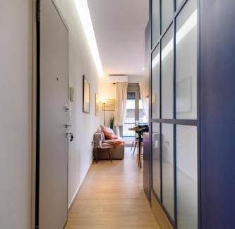 Petralona Apartment | Daisy's Deluxe Athenian 2bedroom by MPS