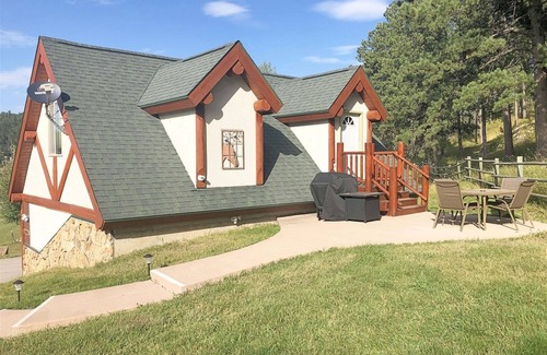 Rapid City House | Dakota Cabin | 1 Bed, 1 Bath