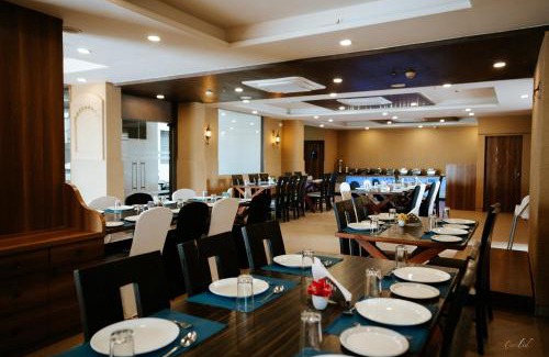 Dwarka Hotel | Daksh The Madhuvan Suites Dwarka