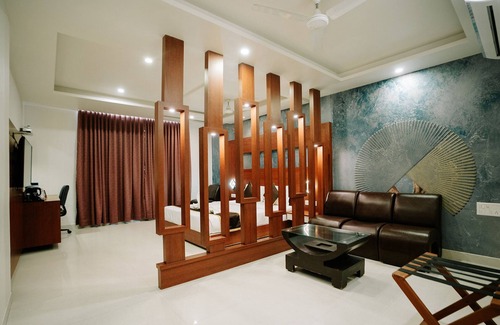 Dwarka Hotel | Daksh The Madhuvan Suites Dwarka