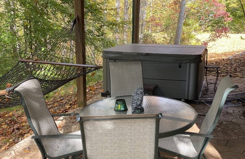 Byrdstown House | Dale Hollow Lake Paradise - Family Friendly, Pet Friendly, Party Ready!