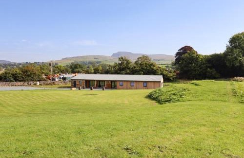 Ingleton House | Dale's Lodge