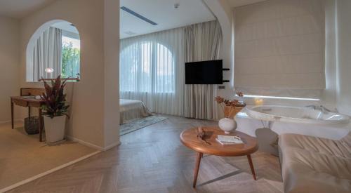 Dali Town Hotel | Dali Xiran · Erhai Villa (Erhai Ecological Corridor Langqiao Branch)