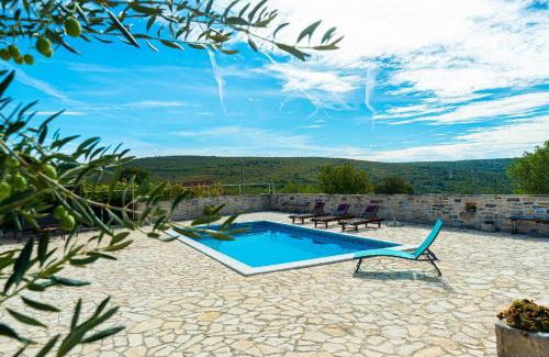 Benkovac House | Dalmatian country house Irena