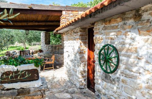 Benkovac House | Dalmatian country house Irena