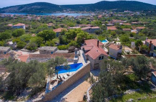 Vinisce House | Dalmatian stone Villa Burica