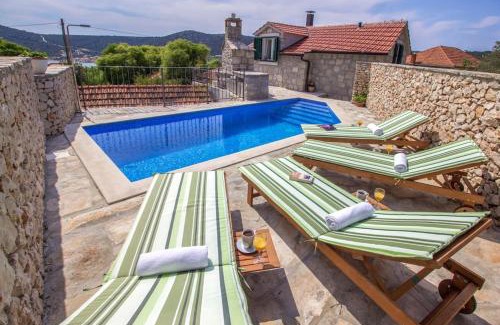 Vinisce House | Dalmatian stone Villa Burica