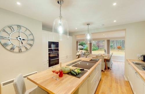 Nethy Bridge House | Dalnaglar - stylish holiday home on edge of woods