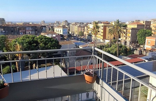 Picanello-Ognina-Barriera-Canalicchio House | Damablu
