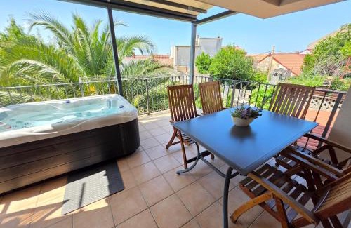 Crikvenica Apartment | DAMIR - apartment with Jacuzzi