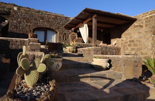 Scauri Siculo House | Dammuso of the capers - Terraces of Zighidi