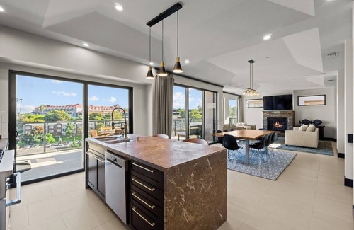 Lantern District House | Dana Point Luxe STR14-007