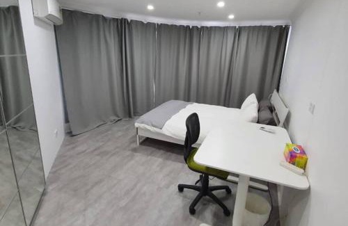 City East Apartment | Dana-Spacious Private Room in Shared 2-Bedroom Apartment-1