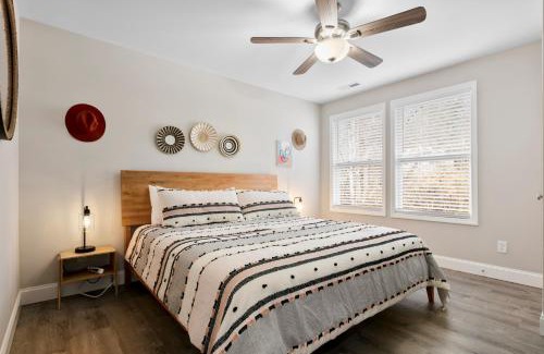 Black Mountain House | Dancing Bear Getaway Black Mountain