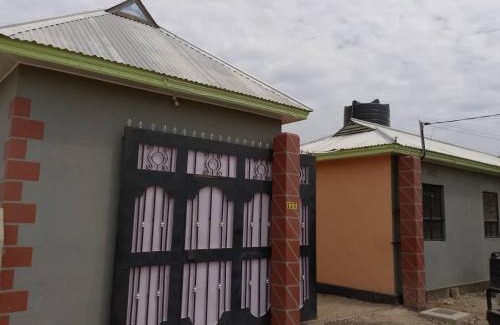 Arusha Region Hotel | Dangote Farm House Eyasi
