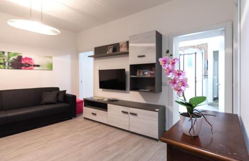 Bellano Apartment | Daniel House