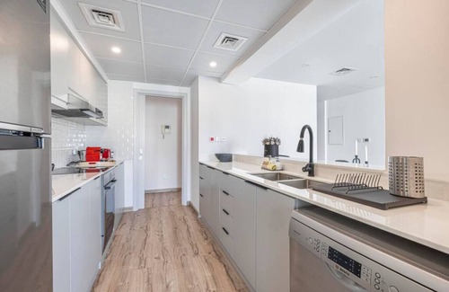 The Greens Apartment | Daniels 2BR | The Greens | Park View