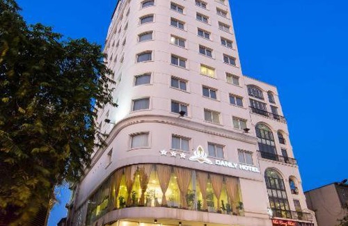 Cong Vi Hotel | Danly Hotel 24 Đào Tấn HN - by BAY LUXURY
