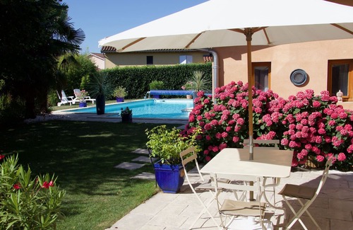 Pontcharra-sur-Turdine House | Dans une Villa, Guest House Indépendante de Plain Pieds , Jardin, Terrasse Avec